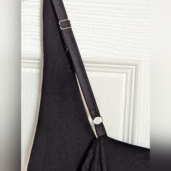 Cache Women's (Size XL) Black Silky Pleated Top with Silver Stud Accents - Picture 9 of 11